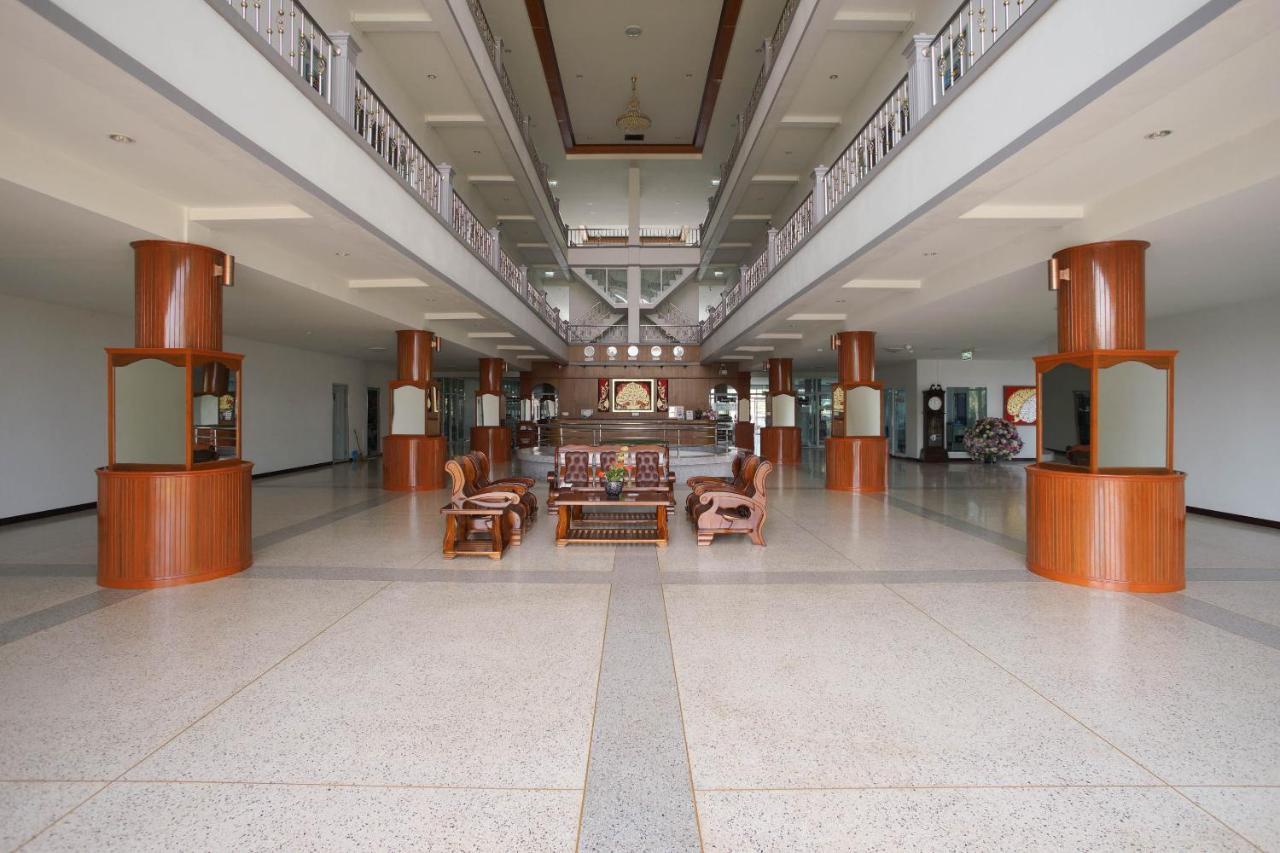 Oyo 75394 Sakthong Grand Hotel チェンコーン エクステリア 写真