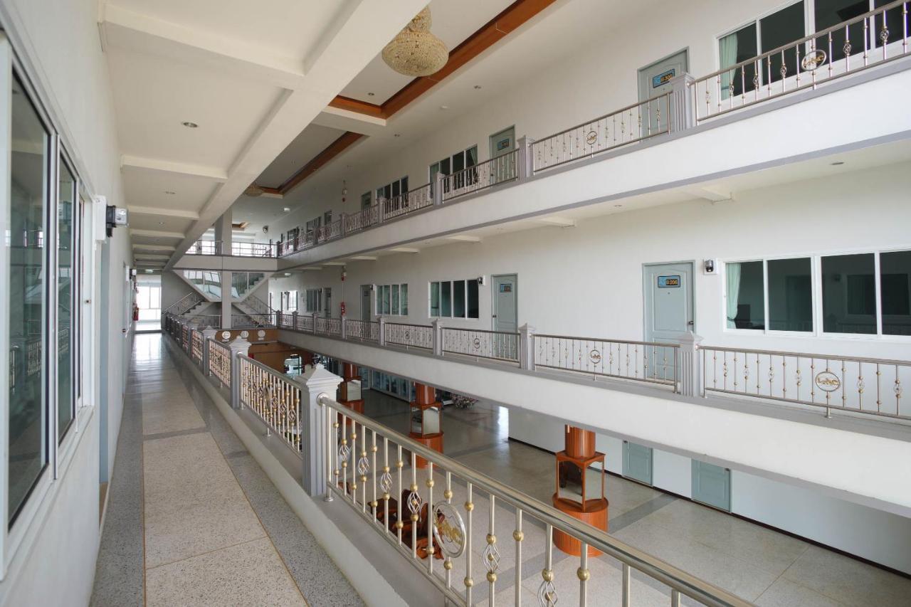 Oyo 75394 Sakthong Grand Hotel チェンコーン エクステリア 写真