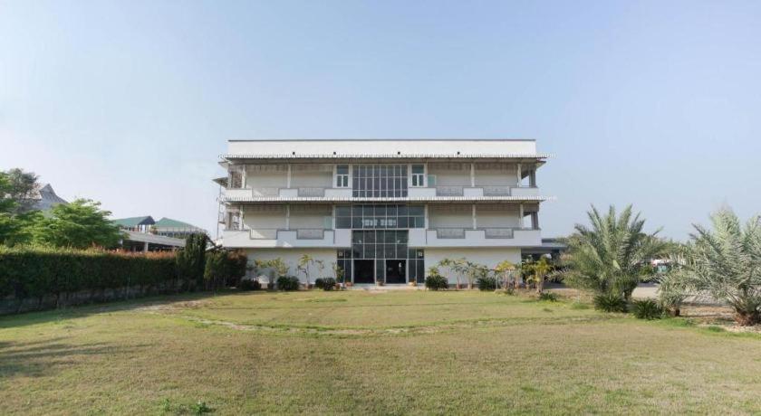 Oyo 75394 Sakthong Grand Hotel チェンコーン エクステリア 写真